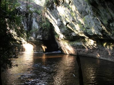 Mau Mau Caves Hike