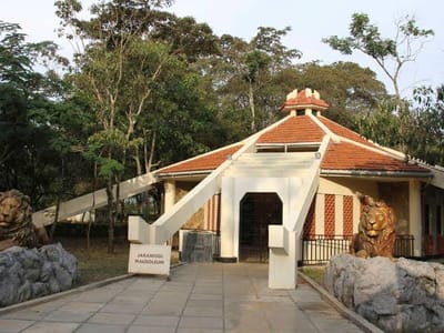 Ramogi – Raila Mausoleum Visit (Ramogi Hill Walk)