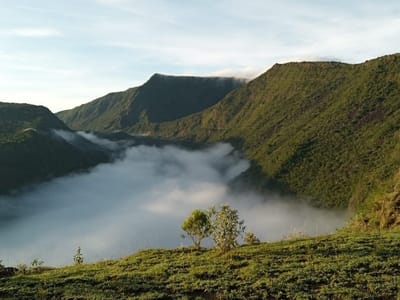 Mt Suswa Crater and Caves Exploration